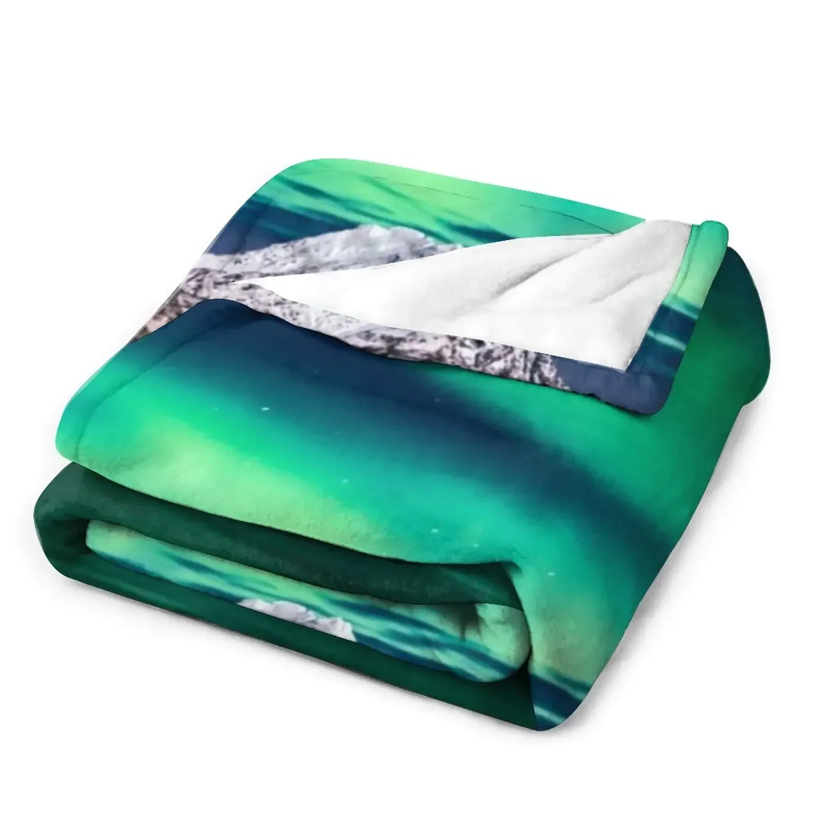 Mountain Northern Lights Throw - Home Decor Lighting Brands 评论和价格