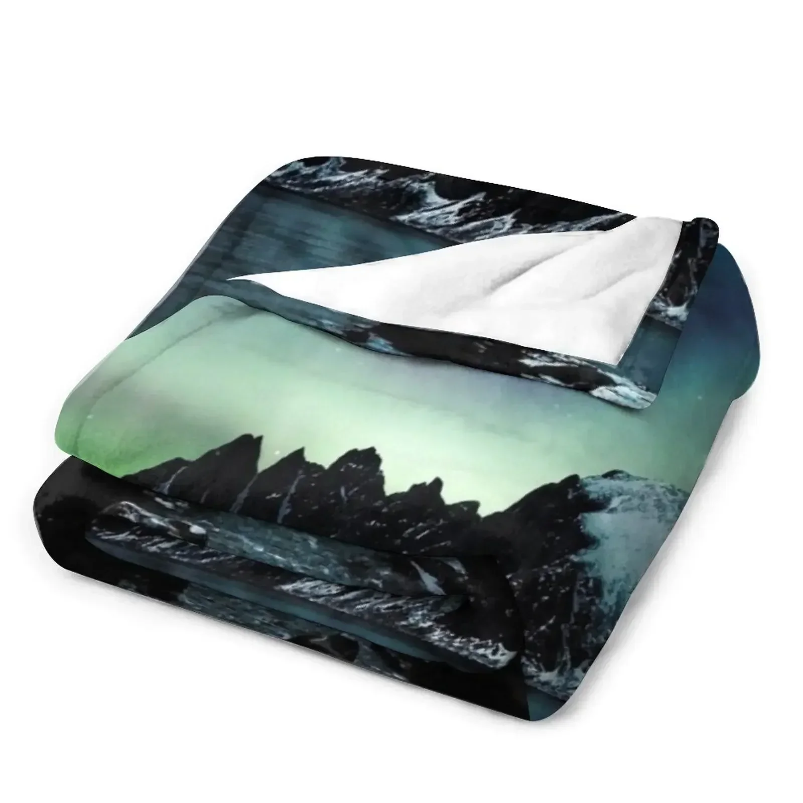 Northern Lights III Throw Blan - Lighting Decoration Ideas For Home 评论和价格